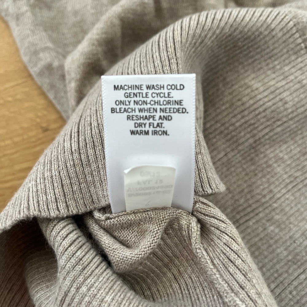 Banana Republic Sleeveless Cowl Neck Sweater - Picture 6 of 6